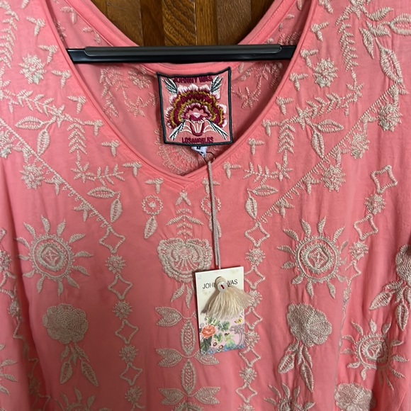 Johnny Was Makana Everyday Tee - Picture 5 of 11